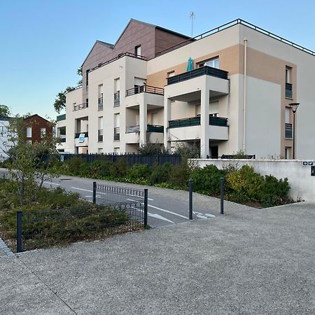Appartement rez de chaussée avec parking privé Orléans Exterior foto
