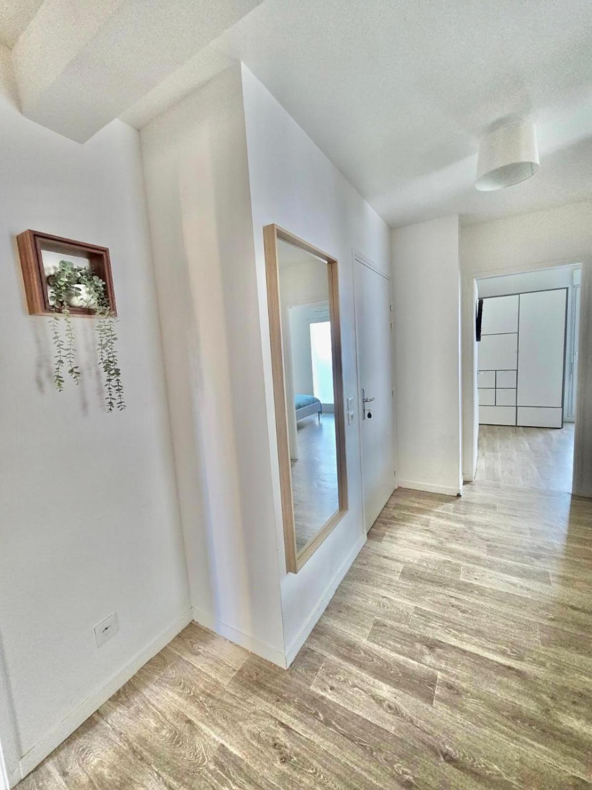 Appartement rez de chaussée avec parking privé Orléans Exterior foto